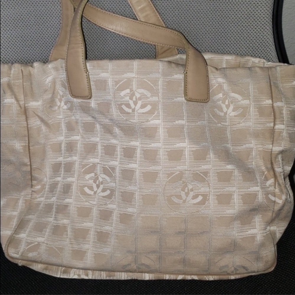 AUTHENTIC CHANEL TOTE BAG